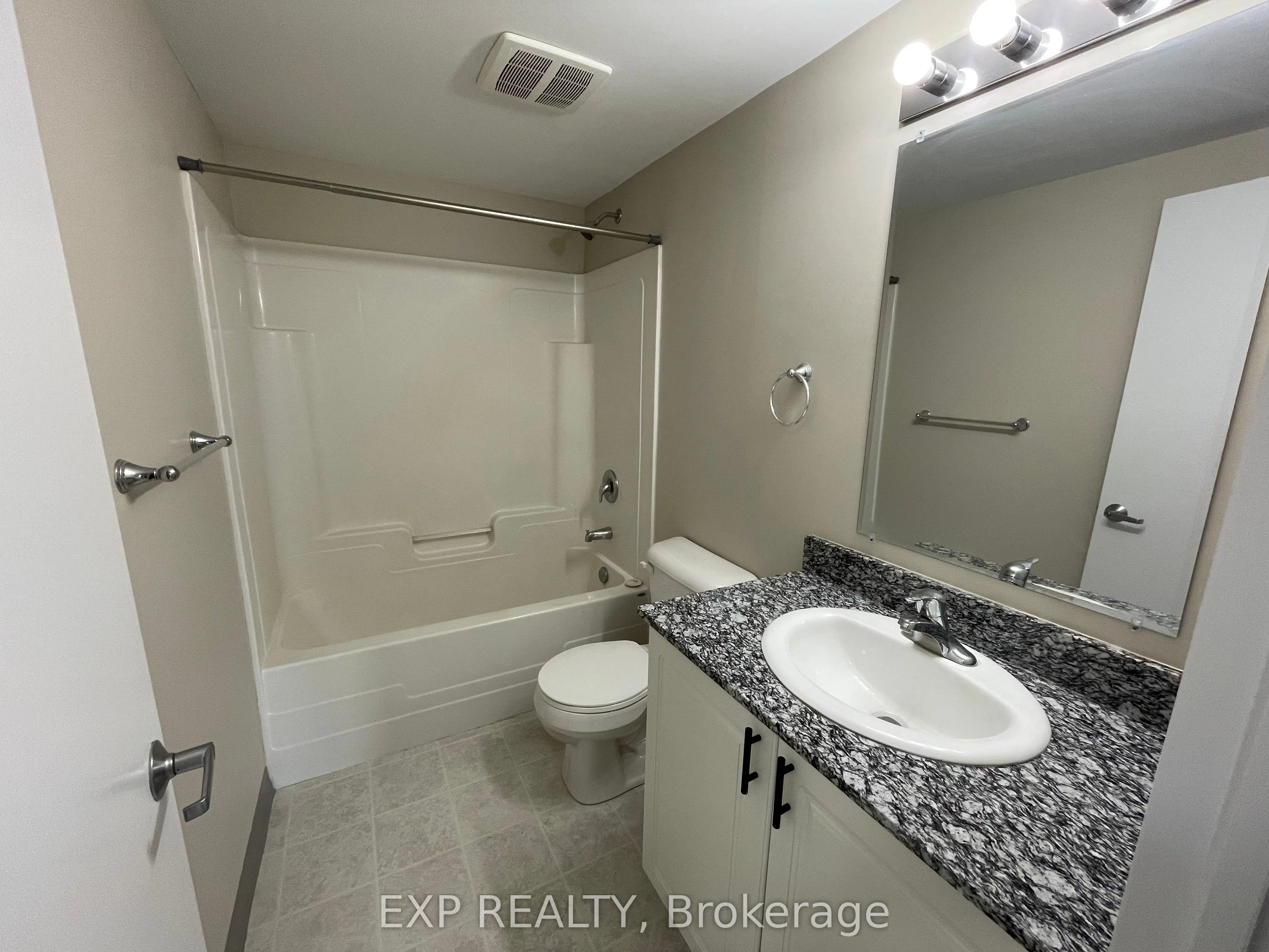239 Auburn Drive #818