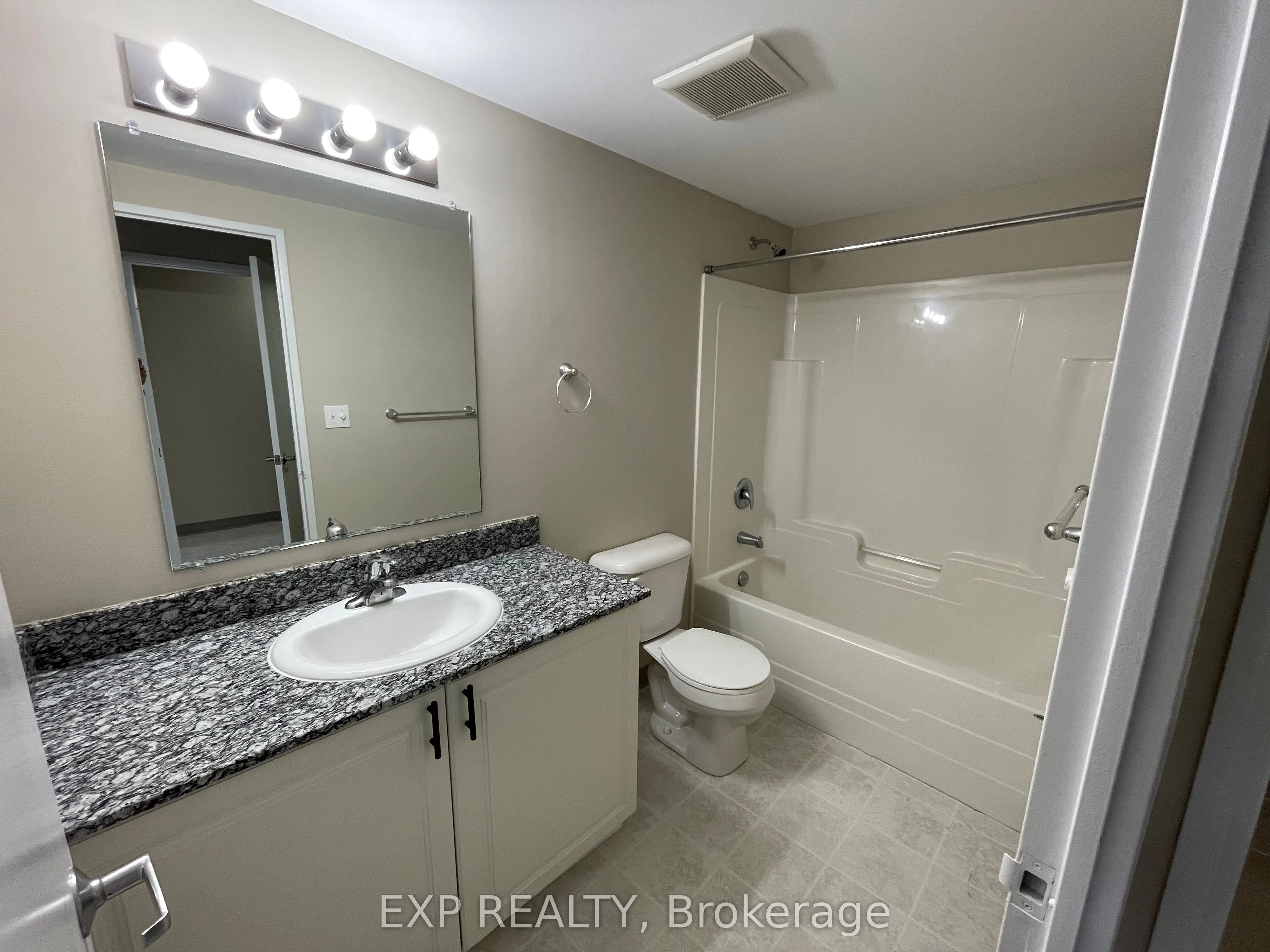 239 Auburn Drive #818