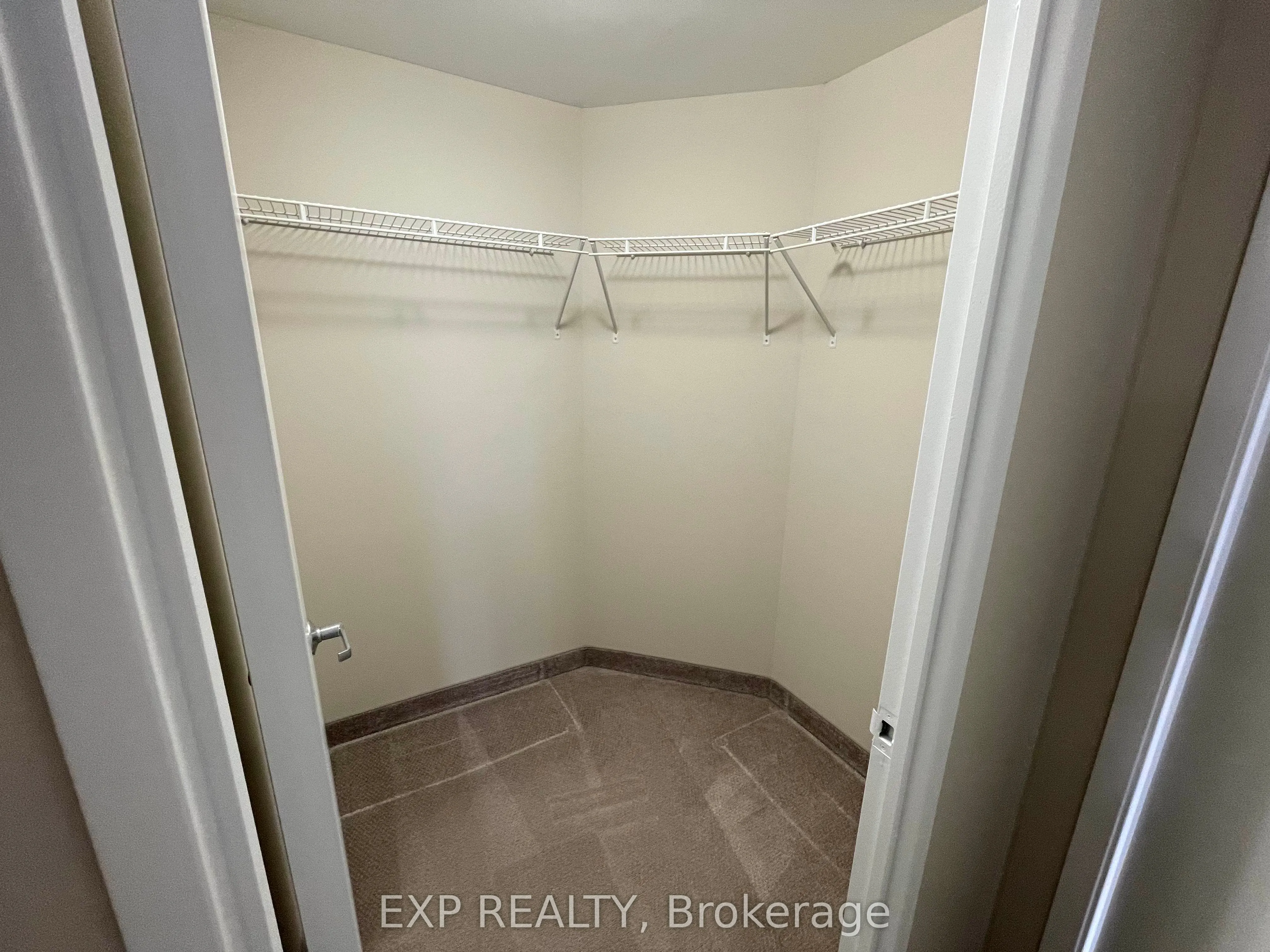 239 Auburn Drive #818