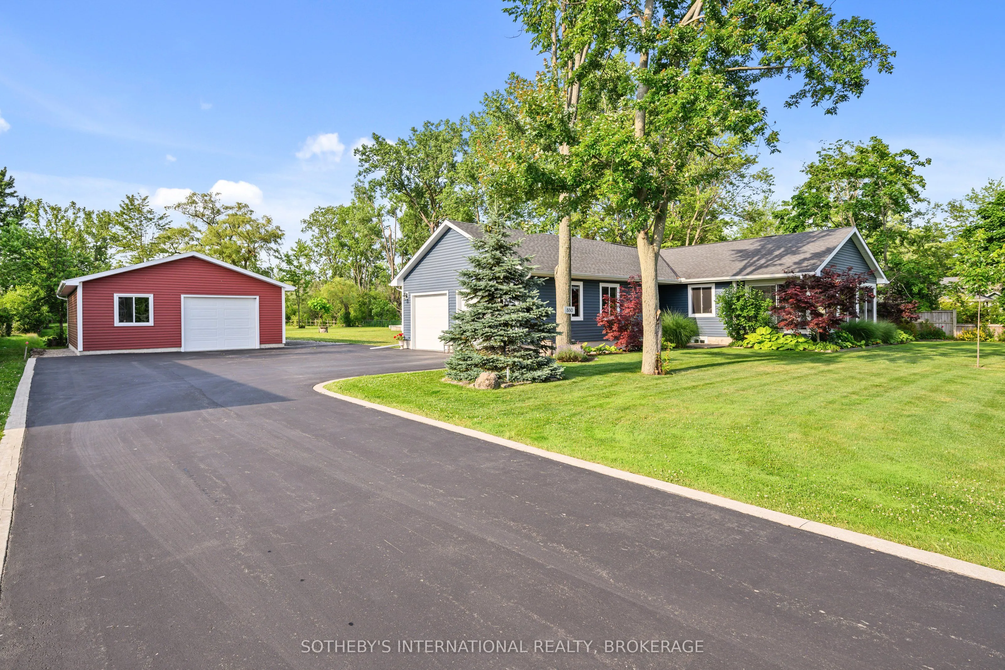 880 Edgemere Road