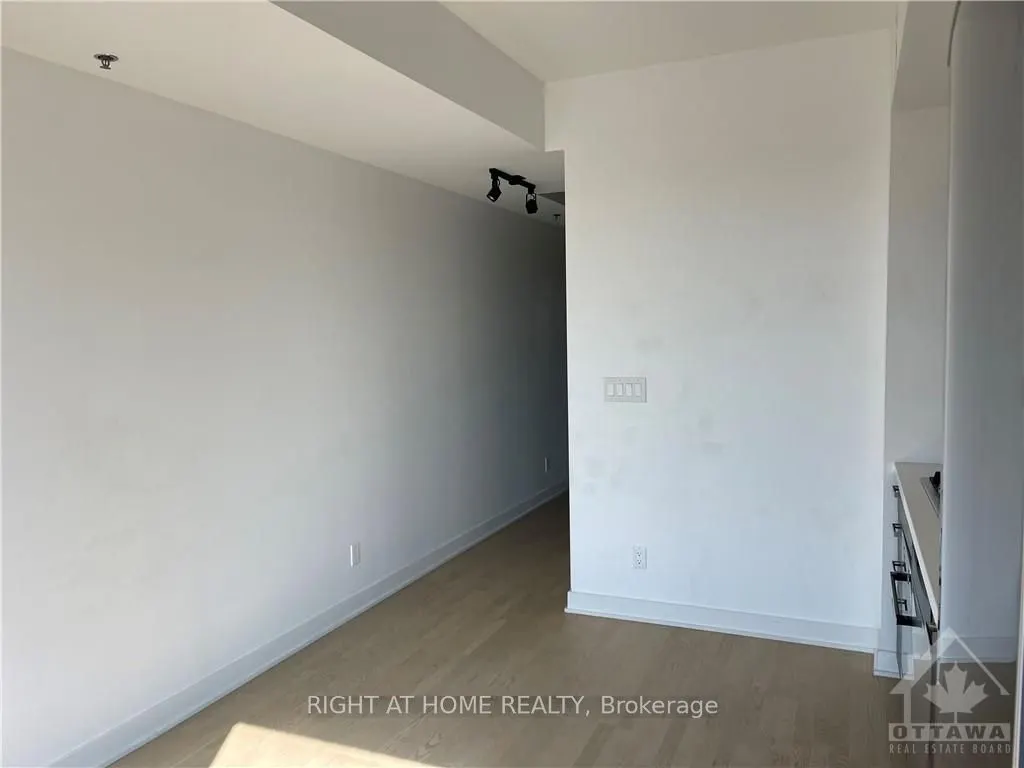 203 CATHERINE Street #705