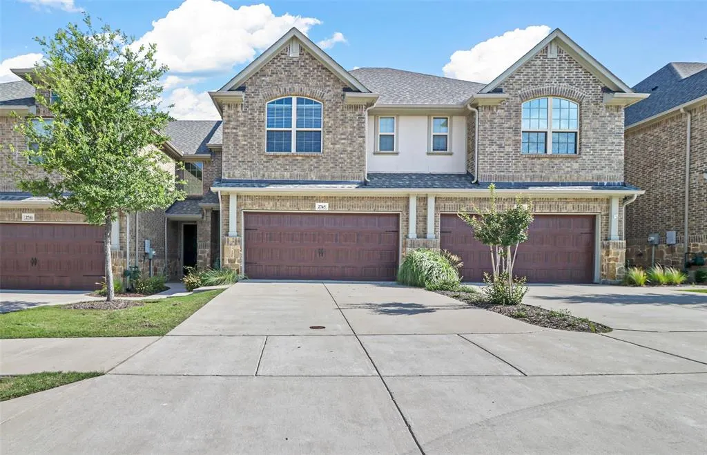 2745 Splendor Lane