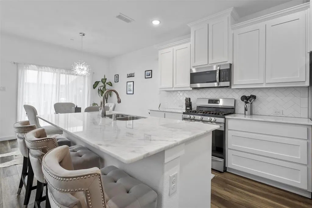 2745 Splendor Lane