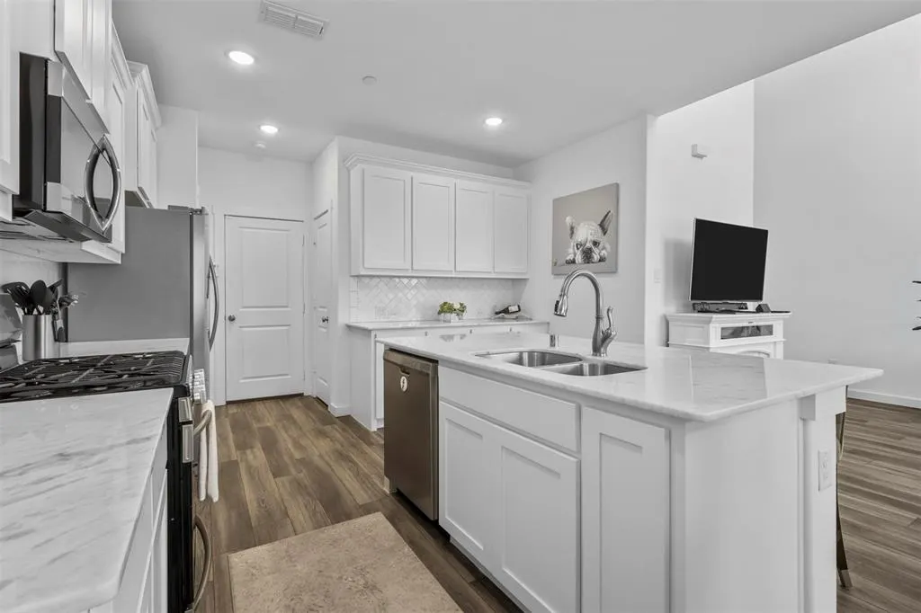 2745 Splendor Lane