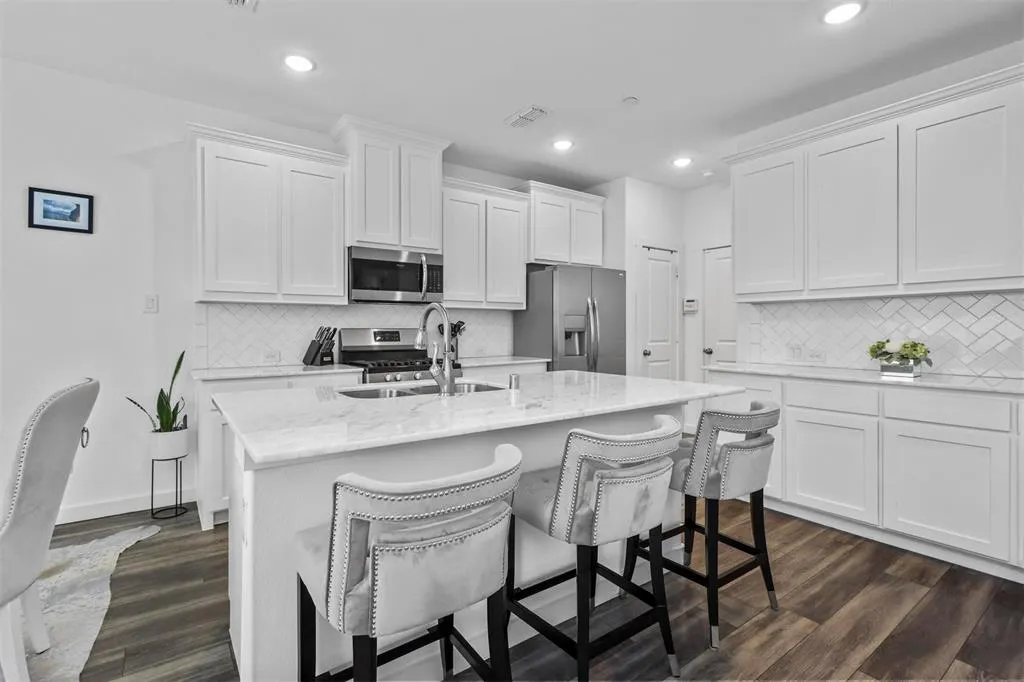 2745 Splendor Lane