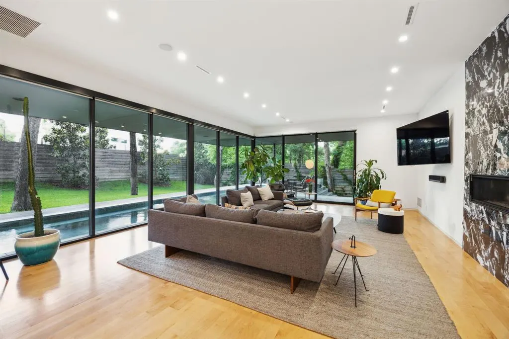 765 Evergreen Hills Road