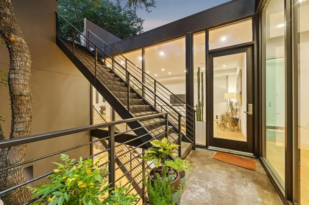 765 Evergreen Hills Road