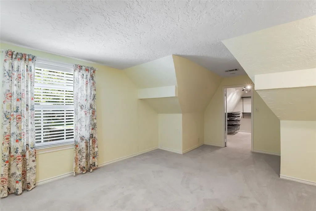 1215 N Oak Cliff Boulevard