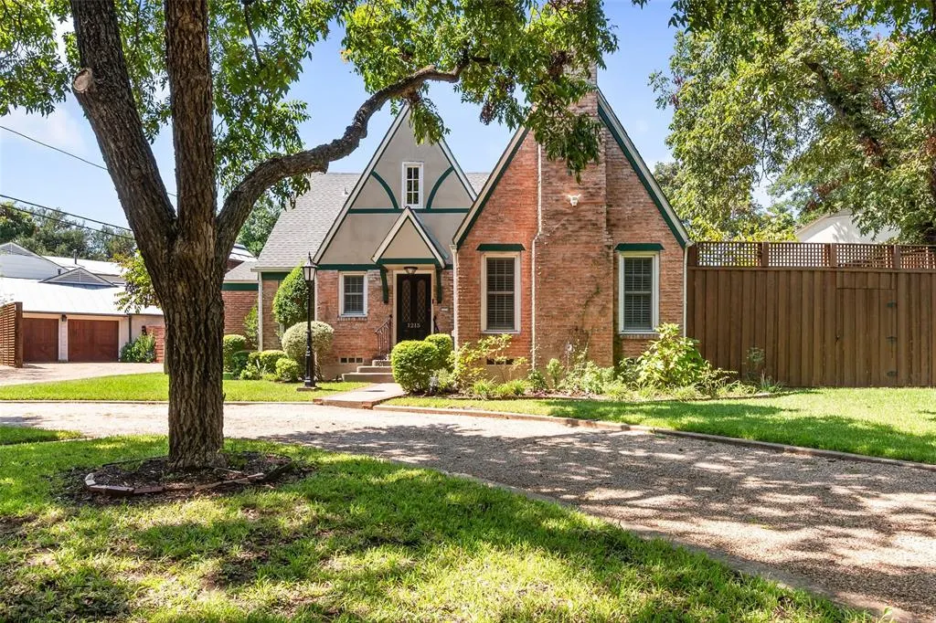 1215 N Oak Cliff Boulevard