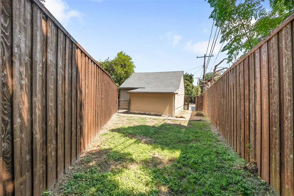 1215 N Oak Cliff Boulevard