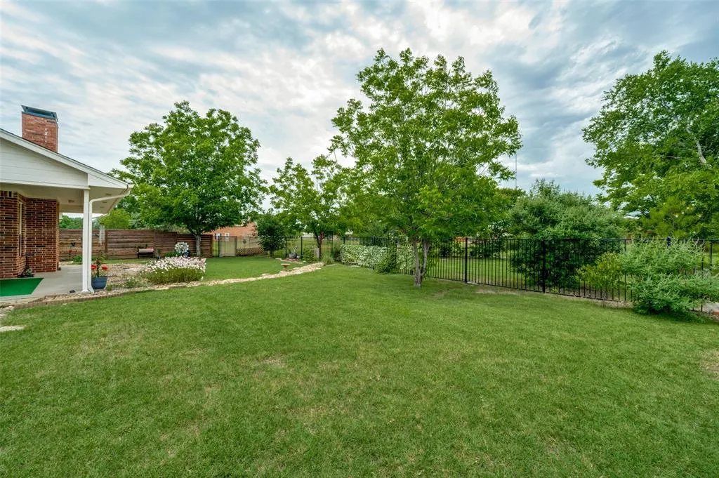 7457 Somerset Lane