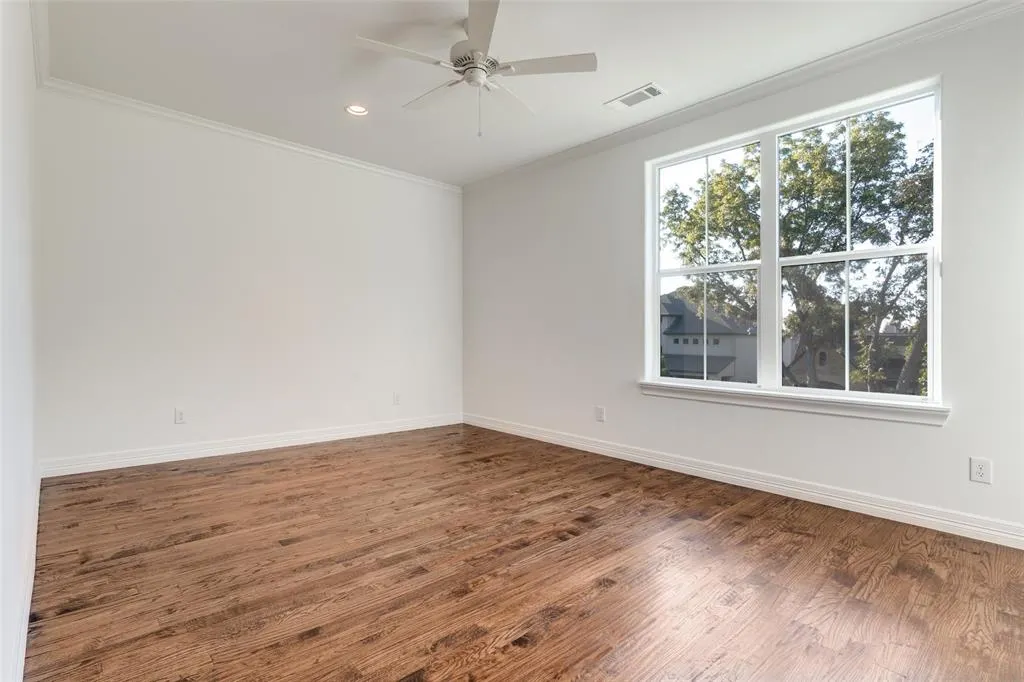 6831 Casa Loma Avenue