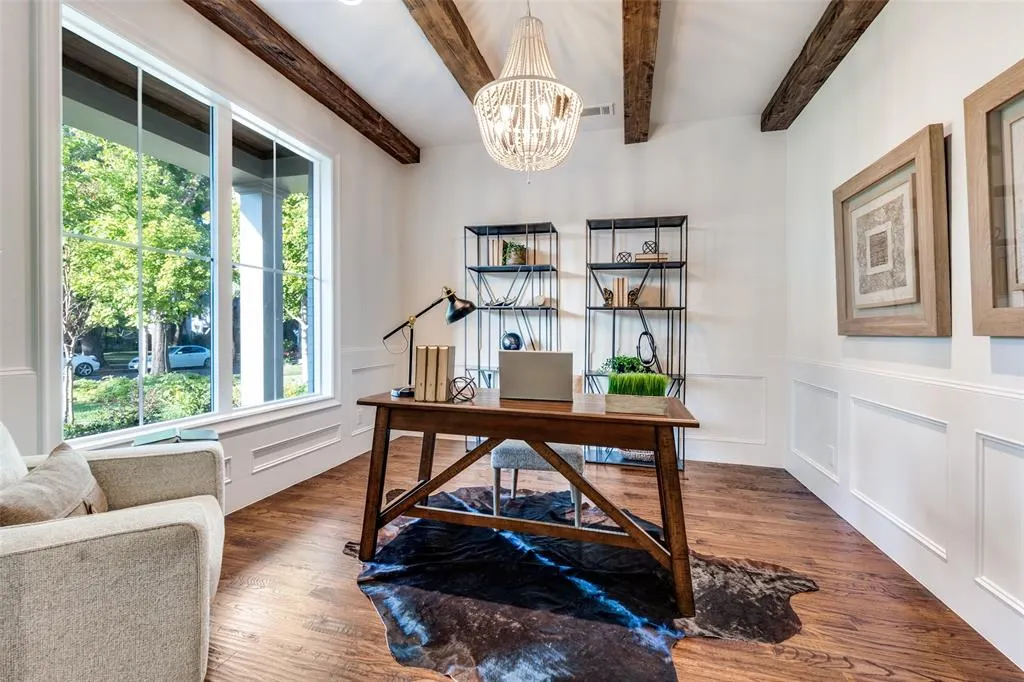 6831 Casa Loma Avenue