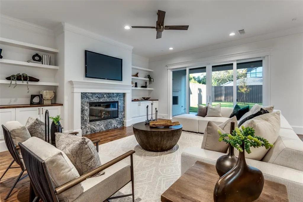 6831 Casa Loma Avenue