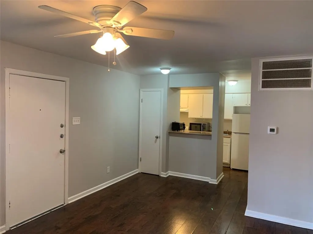 4301 Hartford Street, #219