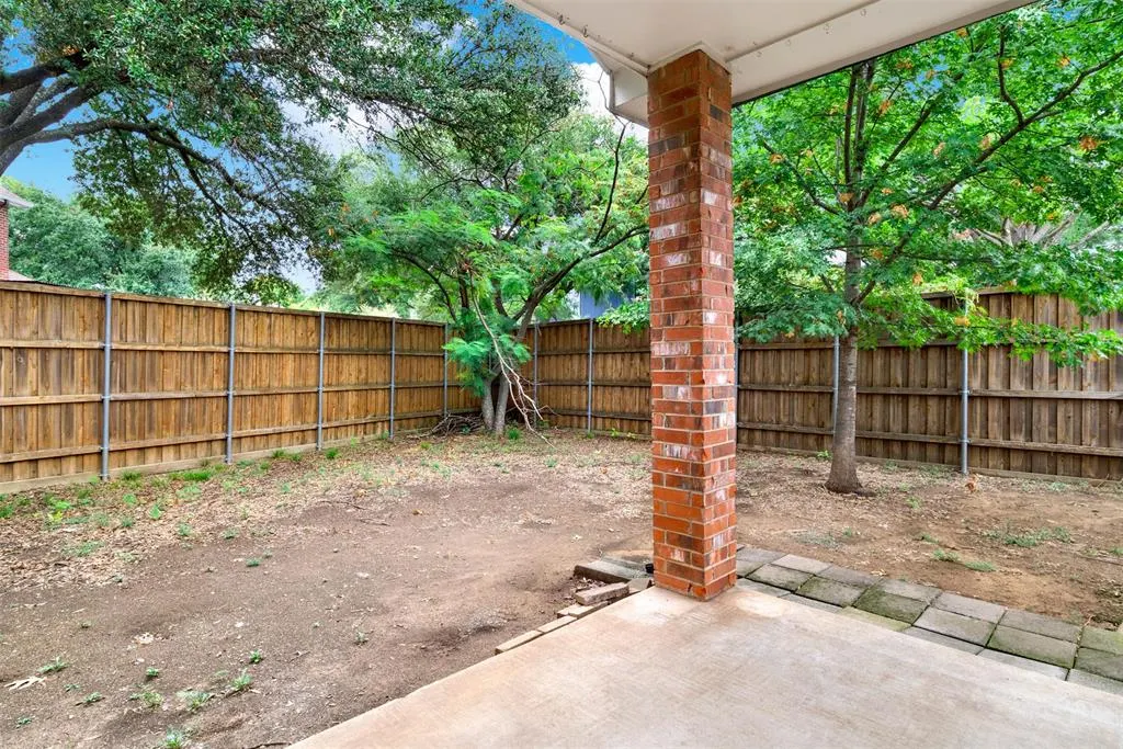 803 Holly Circle