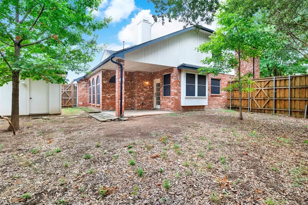 803 Holly Circle
