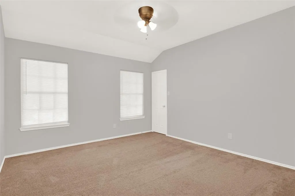 803 Holly Circle
