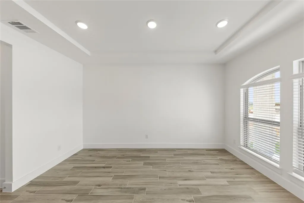2412 Rolling Hills