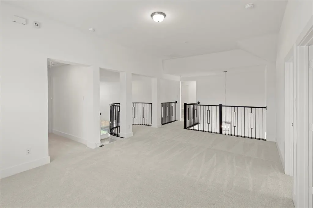 2412 Rolling Hills