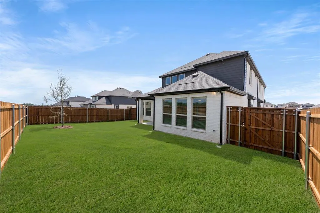2412 Rolling Hills