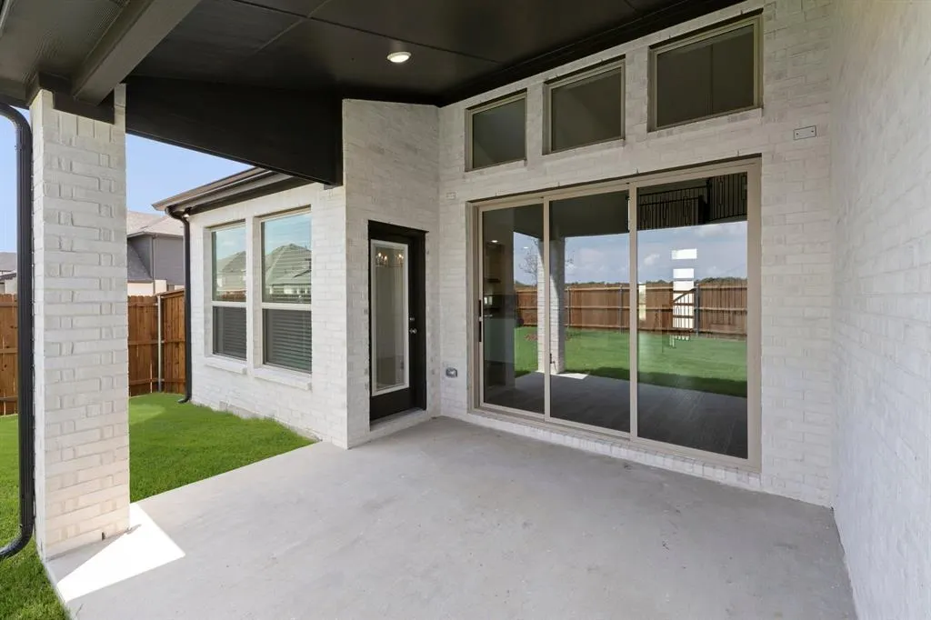 2412 Rolling Hills