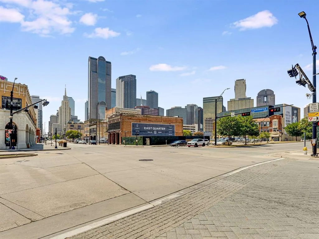 2080 Kelly, #105