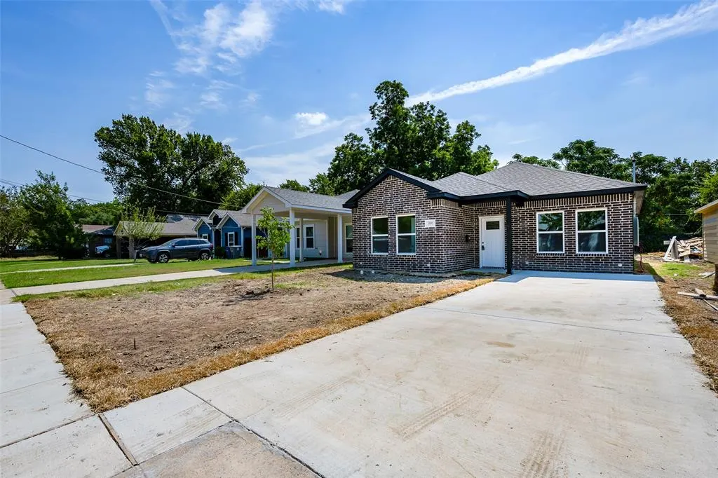 2404 Garden Drive