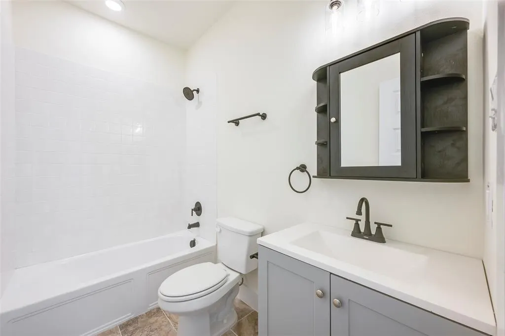 2404 Garden Drive