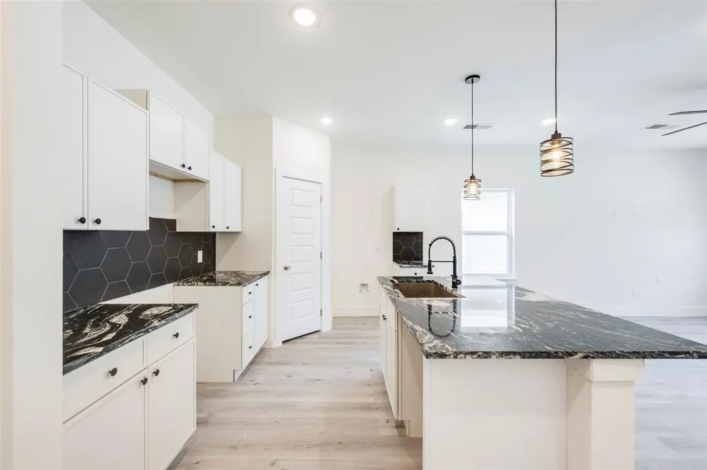 2404 Garden Drive