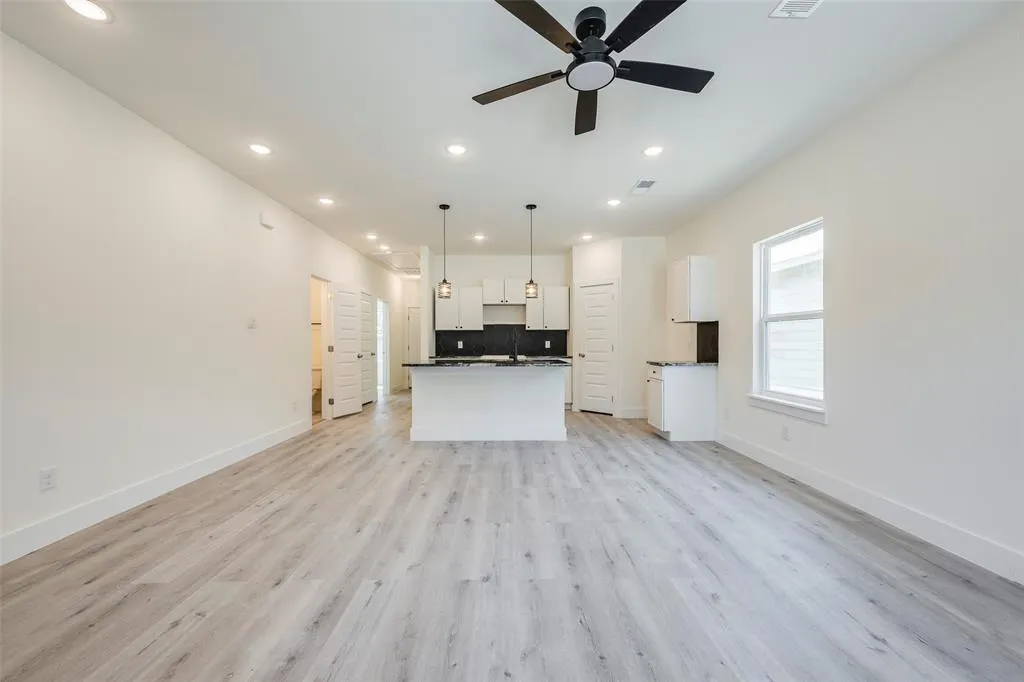 2404 Garden Drive