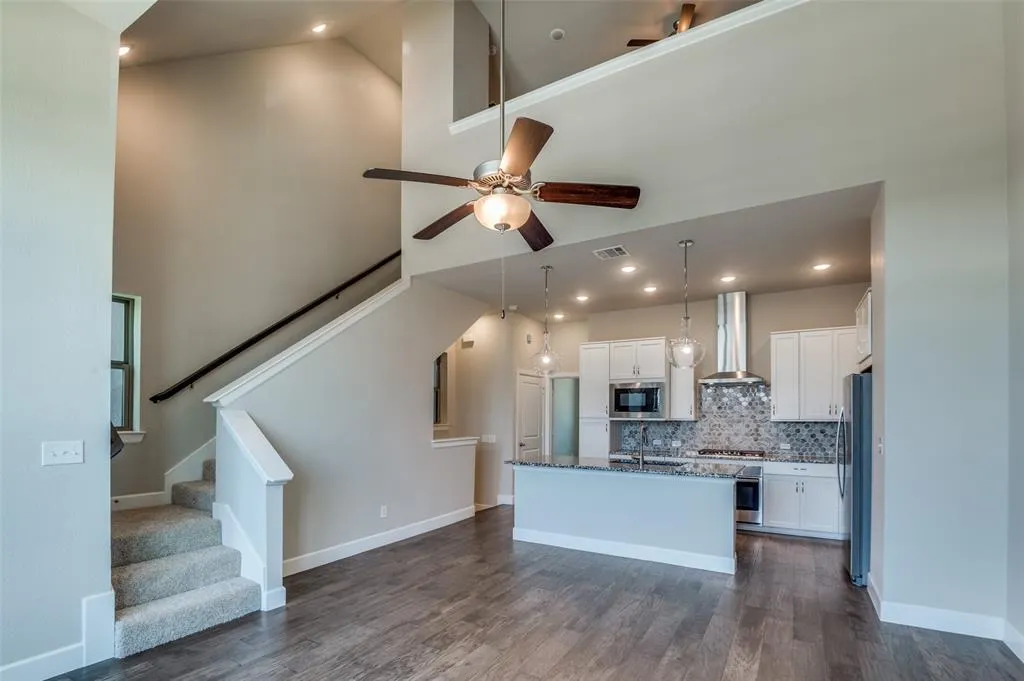 1044 Manacor Lane