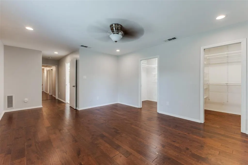 7024 Roundrock Road