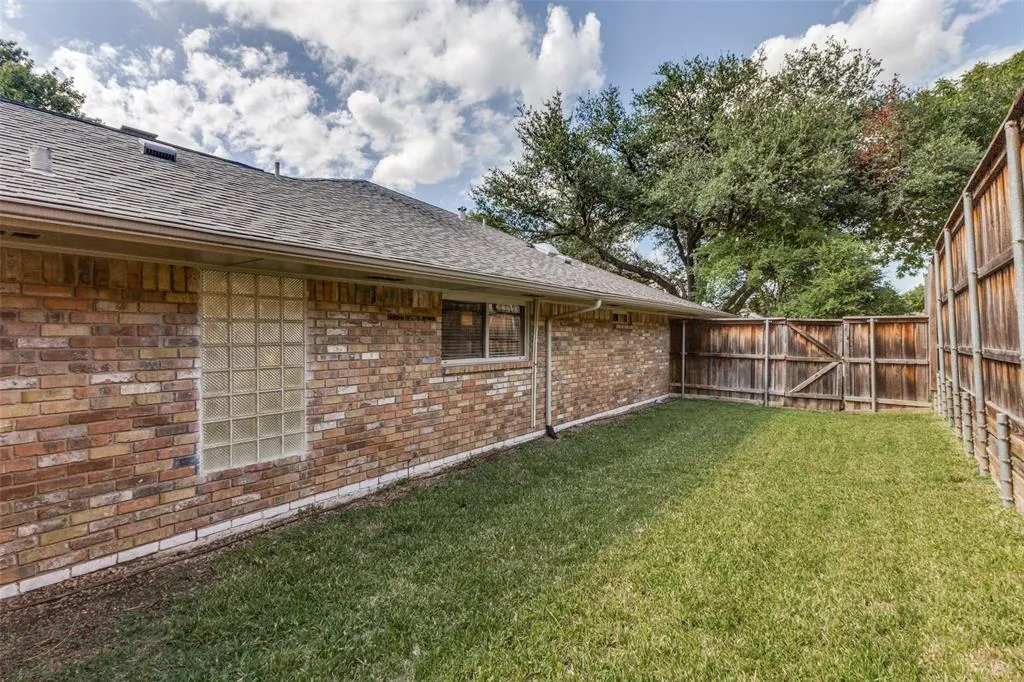 7024 Roundrock Road