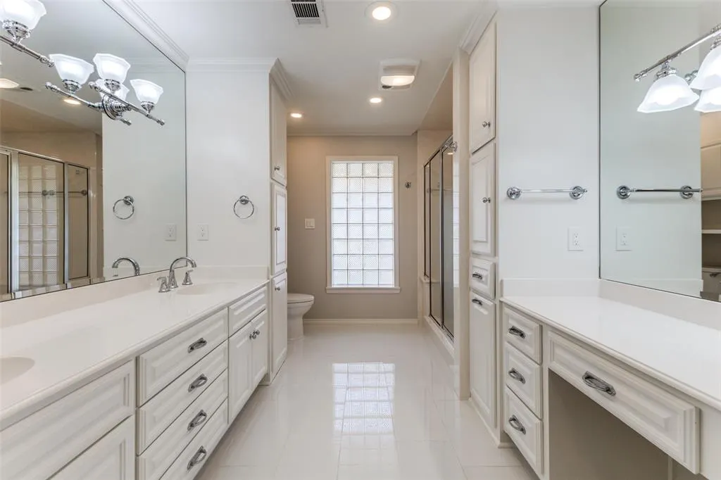 7024 Roundrock Road