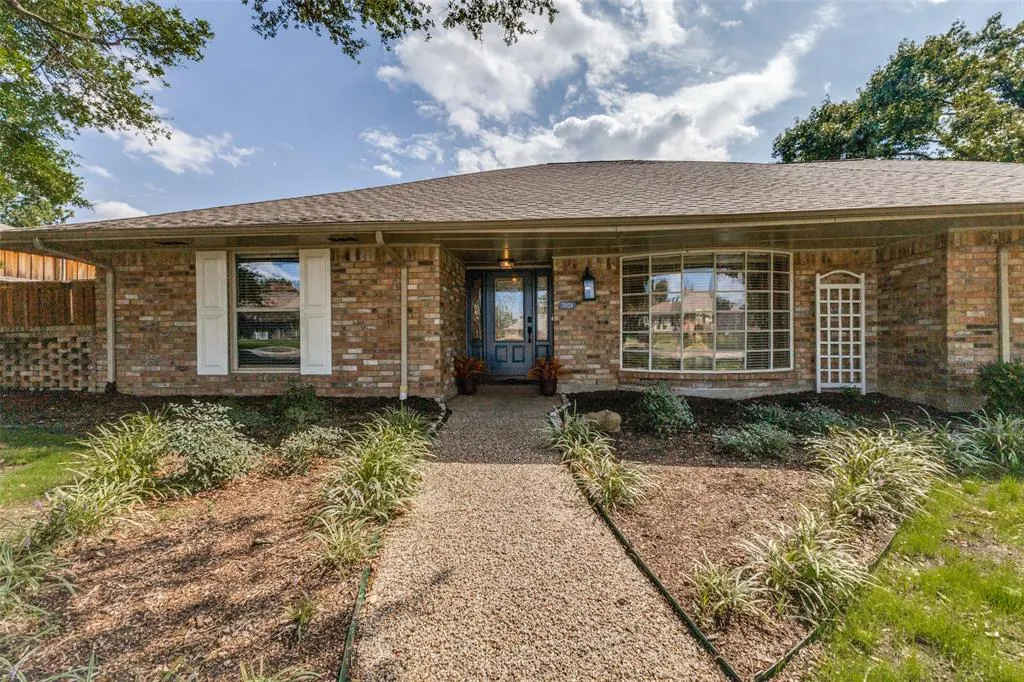7024 Roundrock Road