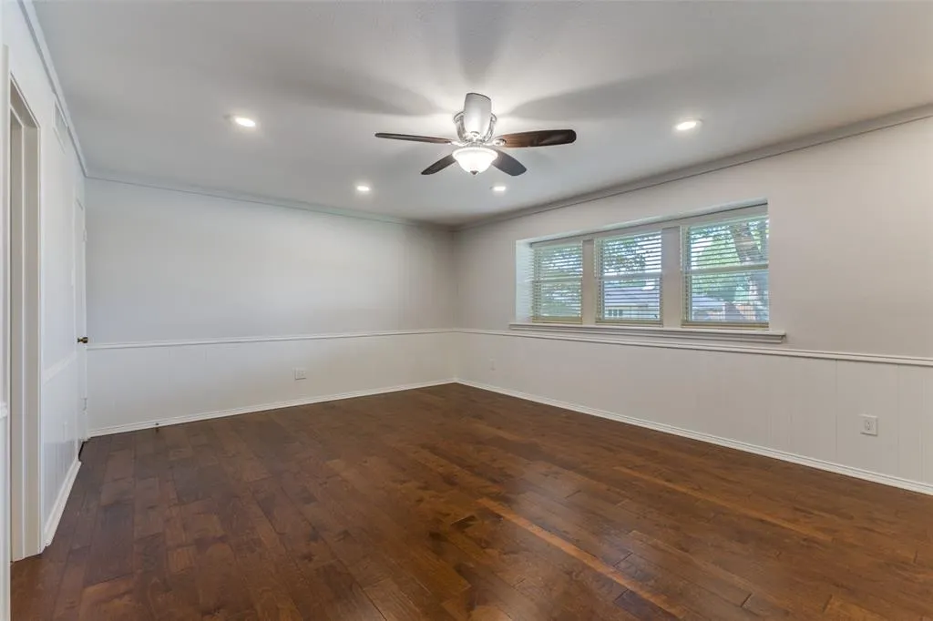 7024 Roundrock Road
