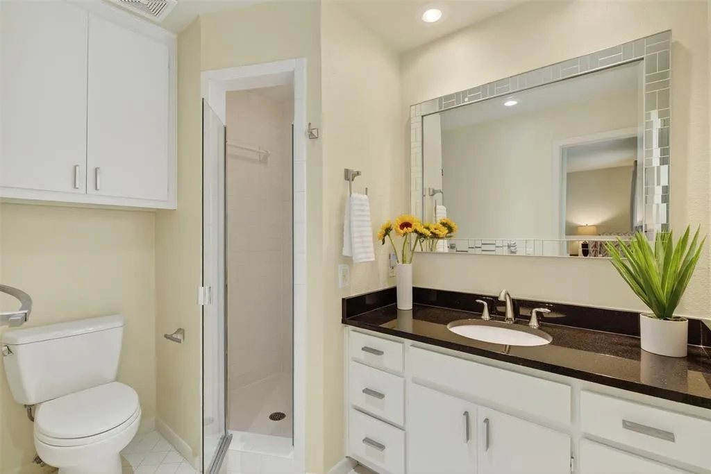4242 Travis Street, #107