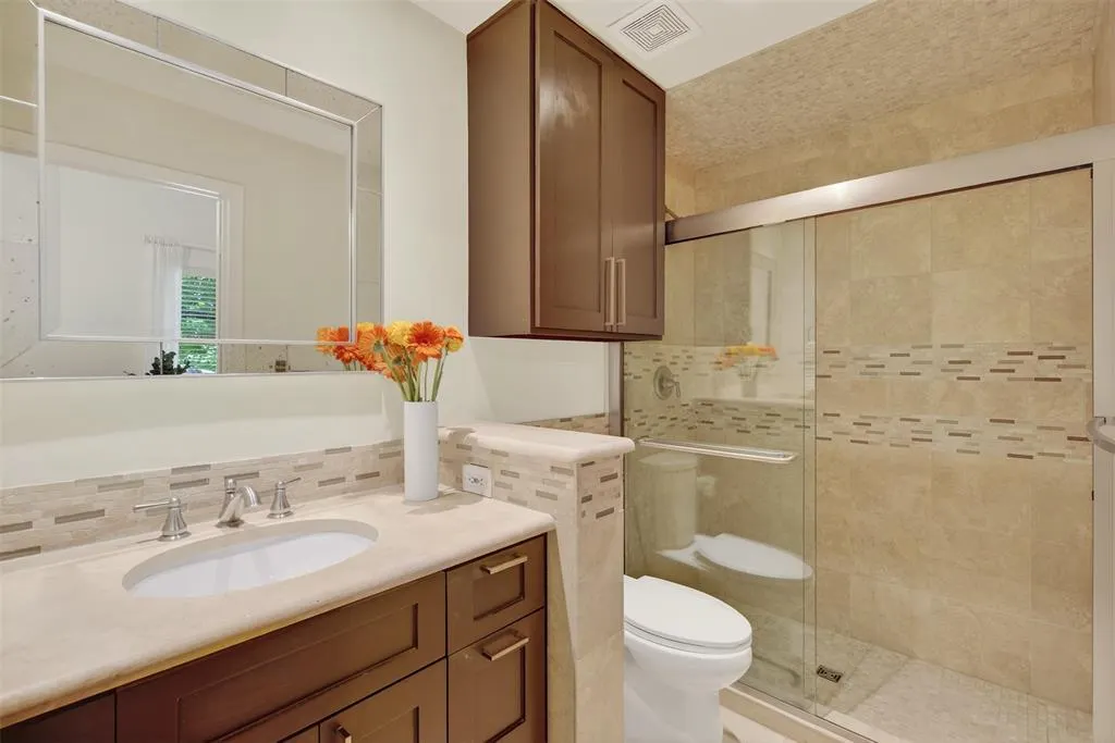 4242 Travis Street, #107