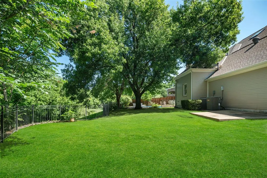 7215 Abrams Place Court