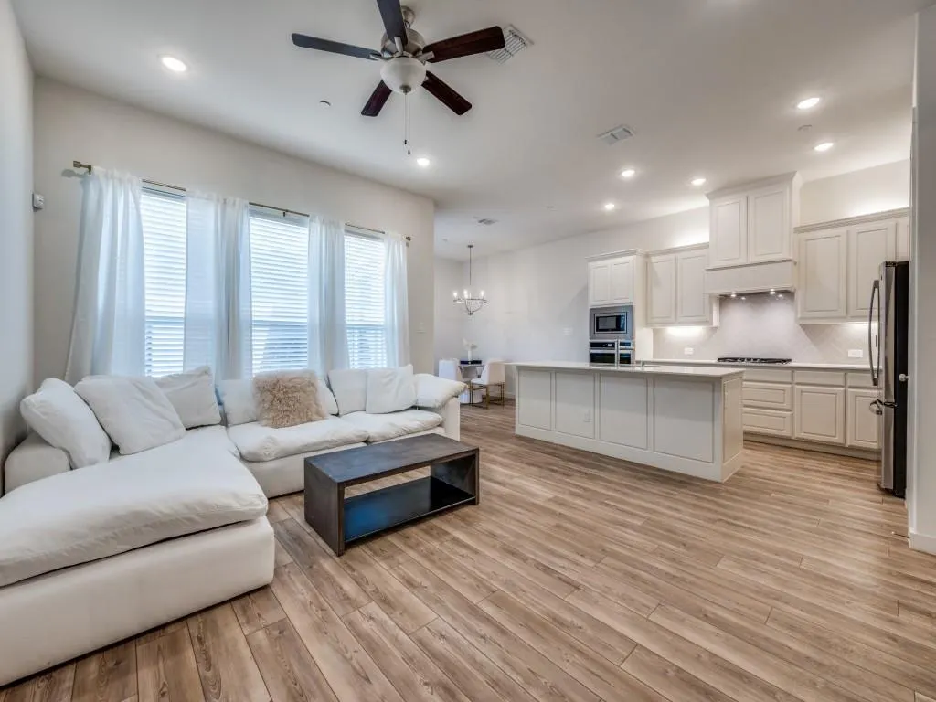 7432 Atlas Drive