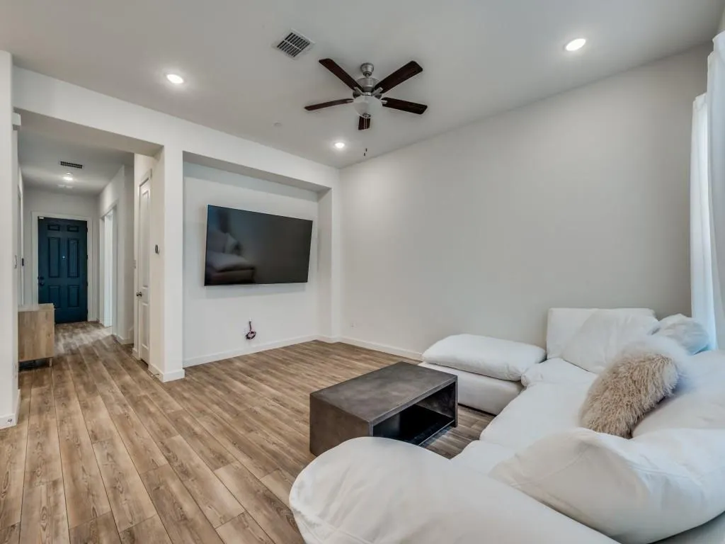 7432 Atlas Drive
