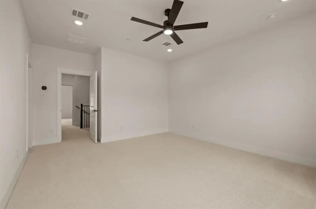 2554 Campden Mews