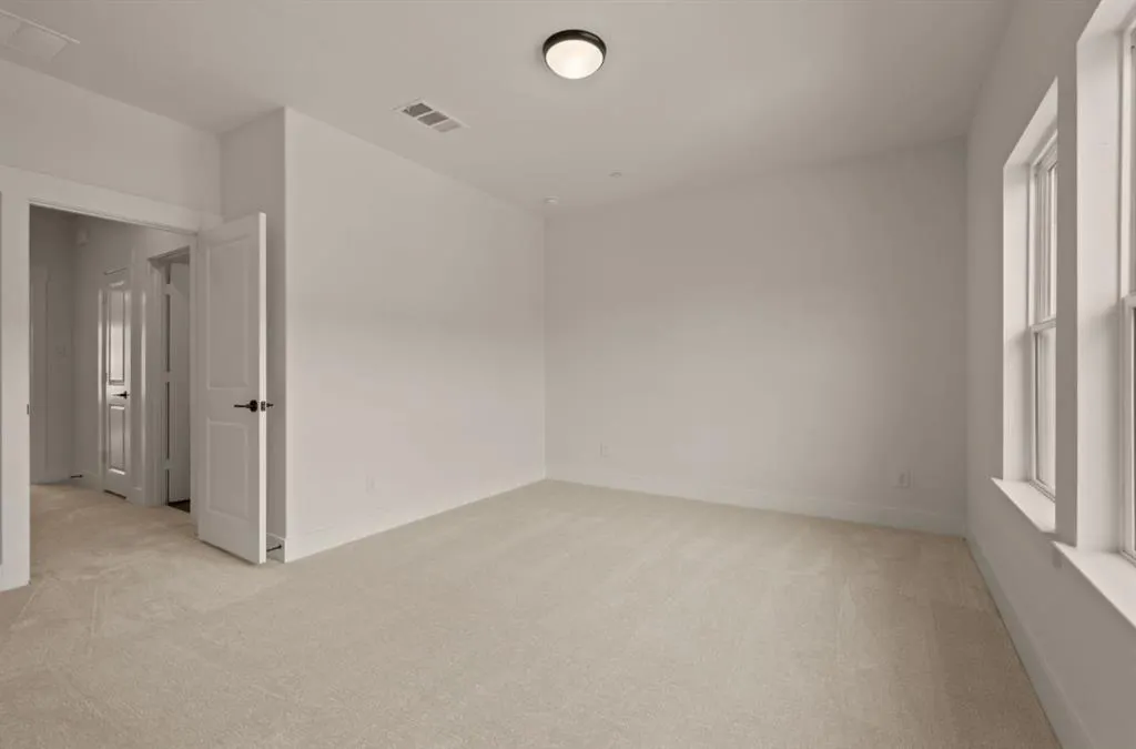 2554 Campden Mews