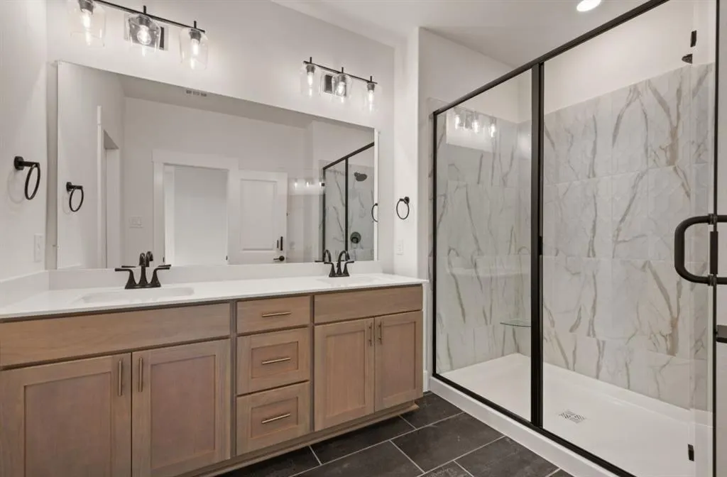 2554 Campden Mews