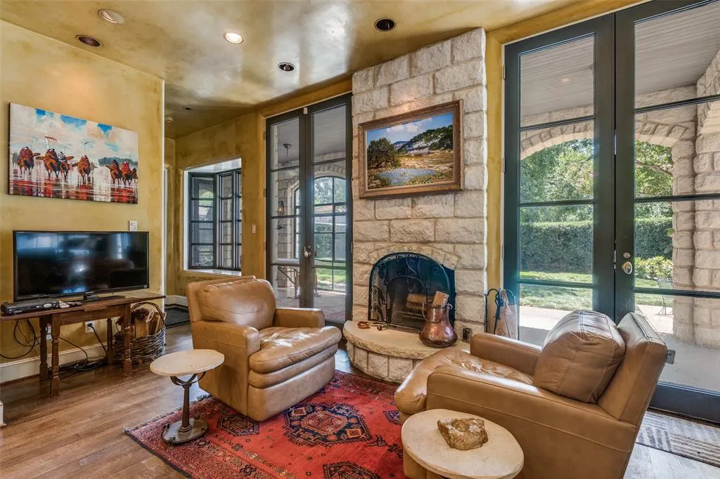 5936 Woodland Drive
