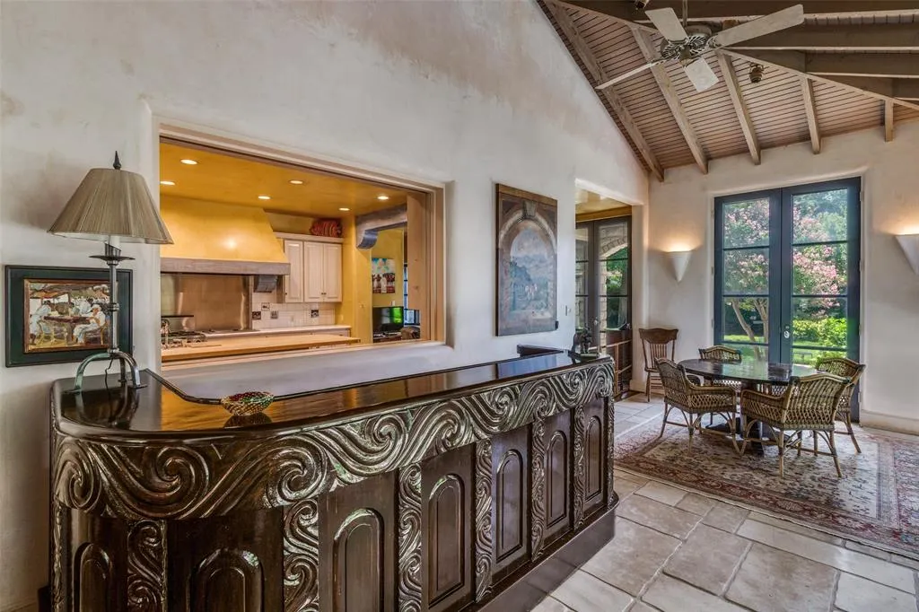 5936 Woodland Drive