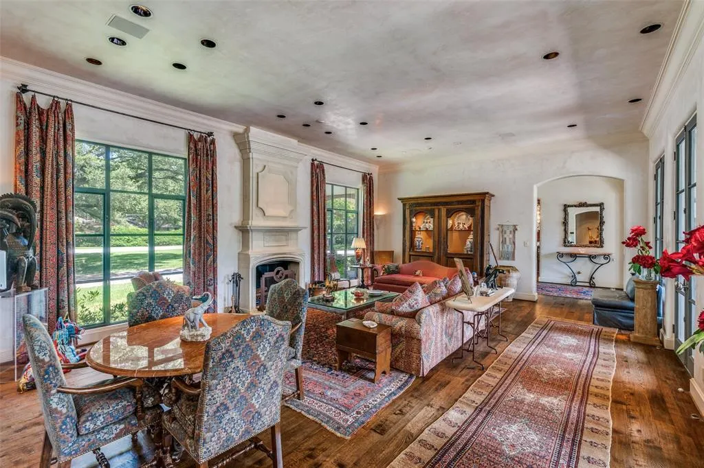 5936 Woodland Drive