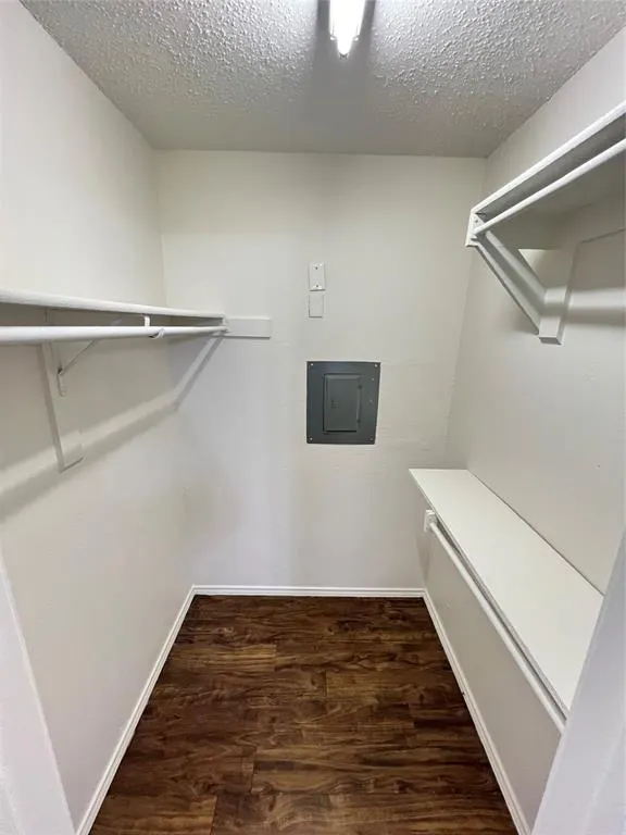 9520 Royal Lane, #325