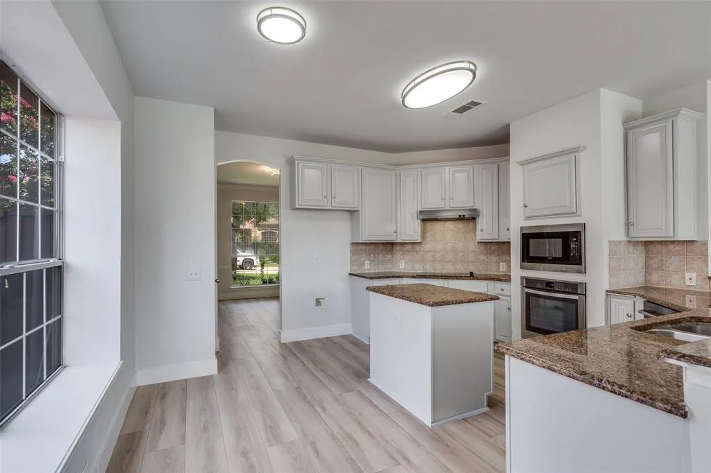 2320 Cimmaron Drive
